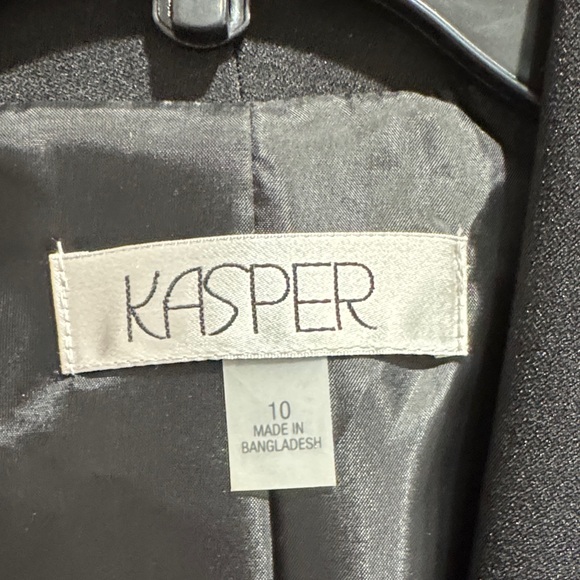 Kasper Women's Elegant Black Suit Jacket - Picture 2 of 5